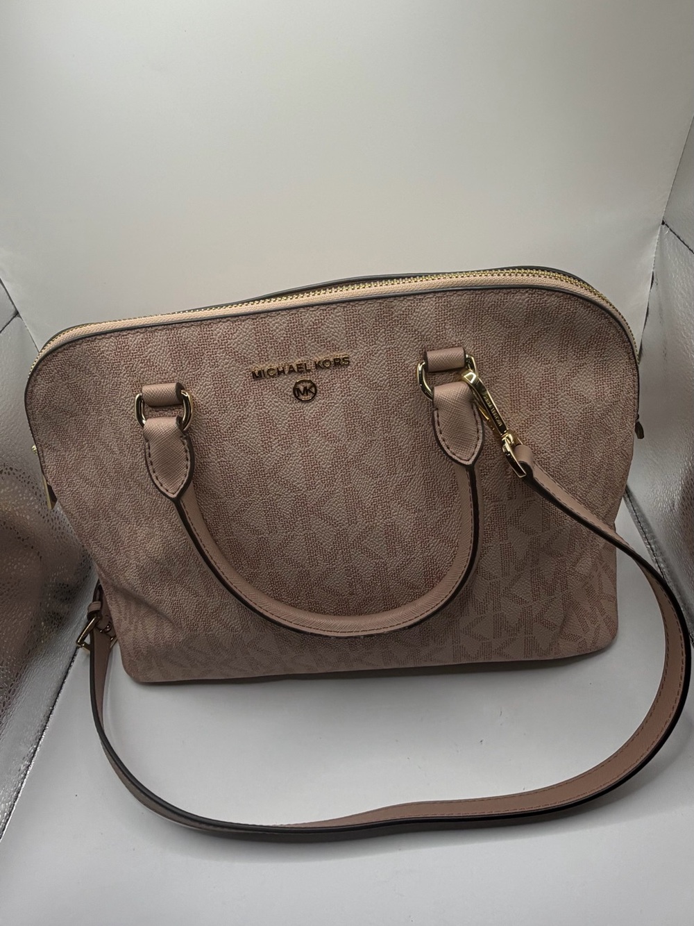 NWOT Michael Kors Jet Set Pink Logo Dome Satchel with Gold Hardware